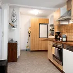 Haus Elfriede 아파트 뮐하임